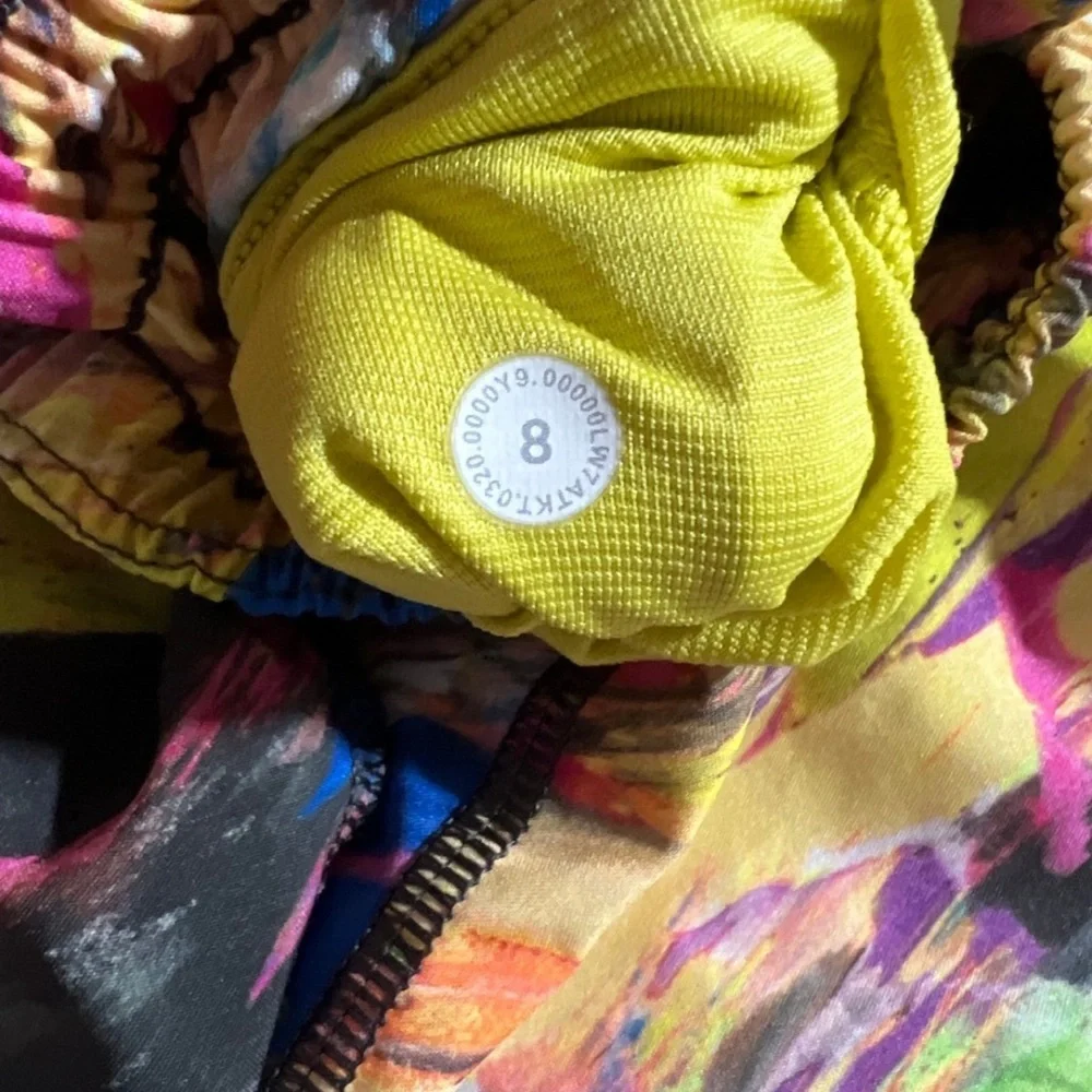 Lululemon Hotty Hot Short II *Long 4" Catalyst Multi - Picture 3 of 3